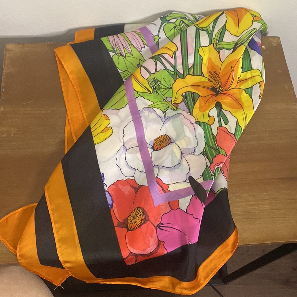 JESSICA SIMPSON Floral scarf
